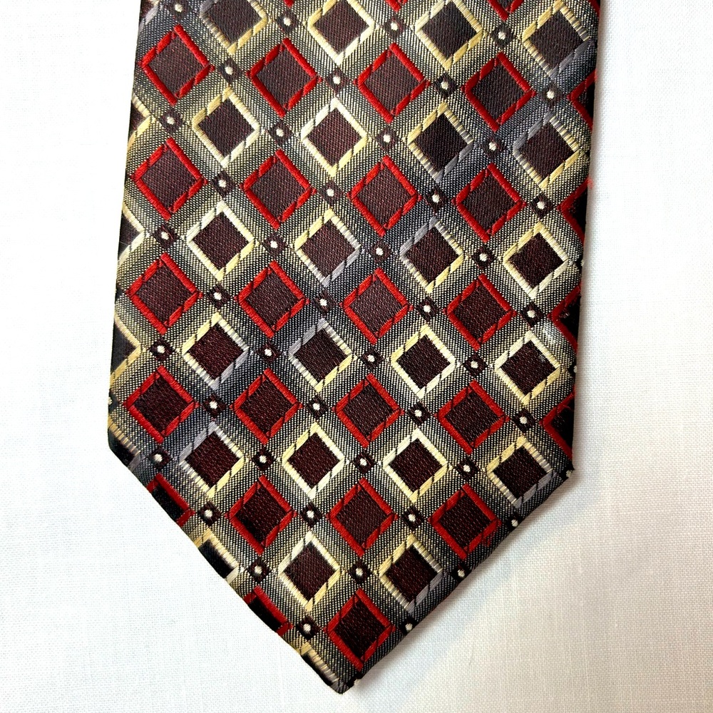 Geometric Tie - Picture 2 of 9
